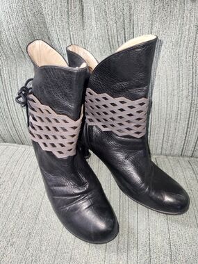 🍉John Fluevog Bellevue Inez Sexton Boots